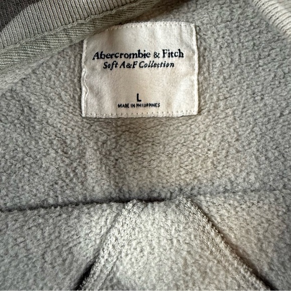 Abercrombie & Fitch Soft A&F Collection Gray and Olive Camo Crew Sweatshirt - Picture 7 of 12